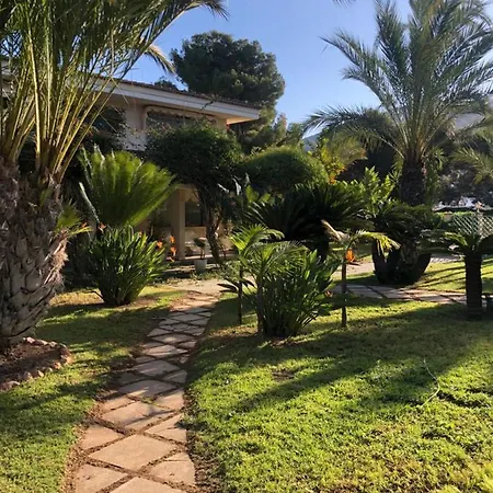 בית נופש Casa Jardin *
